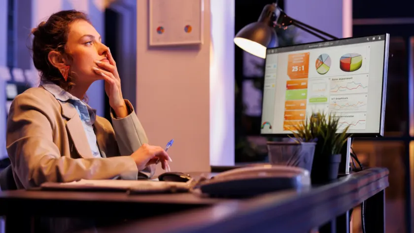 Woman planning an SEO Strategy at her desk